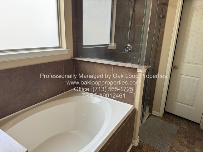 Building Photo - 21614 Alexandria Forest Ct