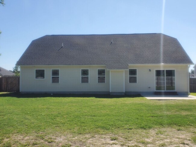 Building Photo - NEW LISTING!!!!!