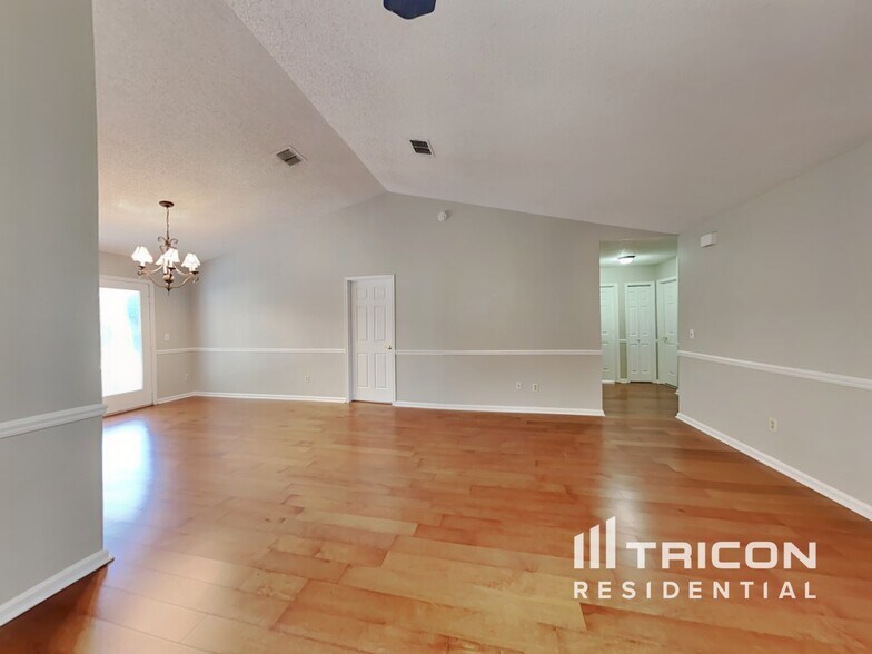 Building Photo - 1133 Linwood Loop