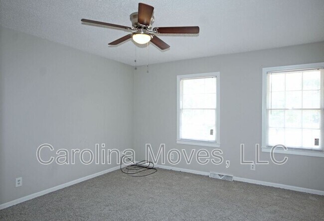 Building Photo - 83 Pine Creek Ct Ext