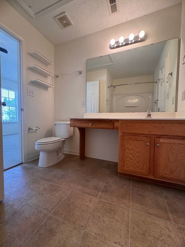 Building Photo - 2Br 1.5BA Townhome in Bridford Downs