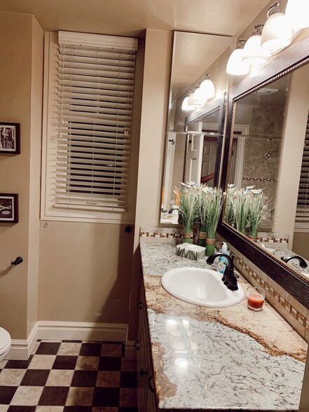 Bathroom - 29 S State St