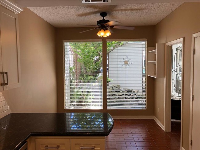 Building Photo - 7655 S Braeswood Blvd