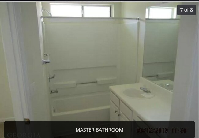 Building Photo - 2504 Walden Lake Dr