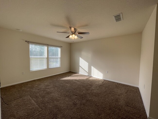 Building Photo - 131 Fairway Ct