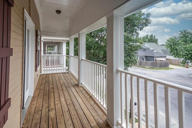 Building Photo - 162 Island Bluff Dr
