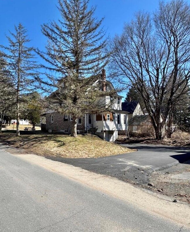 Building Photo - 440 N Main St