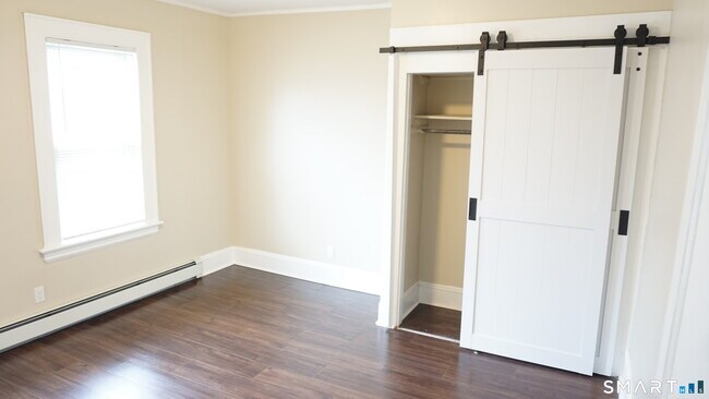 Building Photo - 316 Linwood Ave