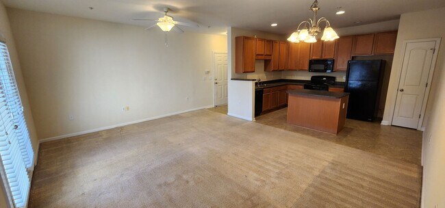 Building Photo - Great condo near Hanes Mall area, Clemmons and I40