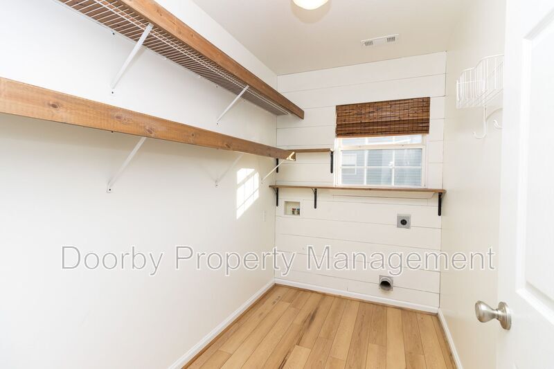 Building Photo - 14 Bunker Dr