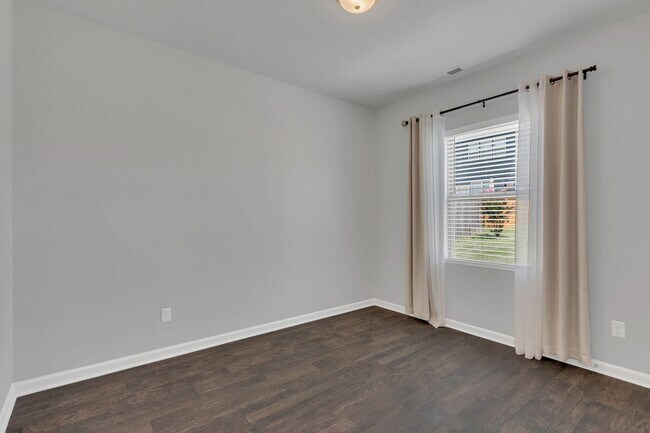 Building Photo - 1051 Lonergan Cir