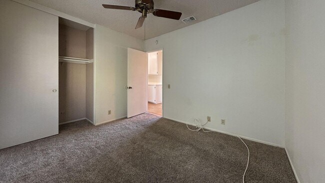 Building Photo - 6064 Laura Ln