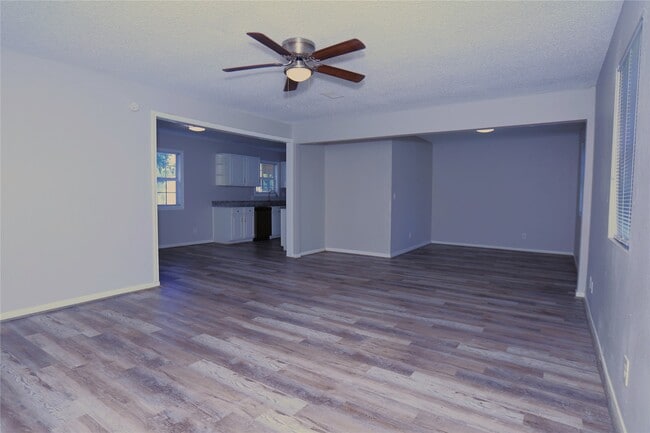 Building Photo - 1117 County Rd 515