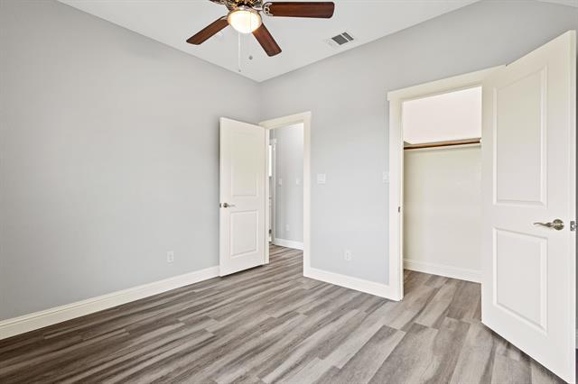 Building Photo - 2308 Bloomfield Dr
