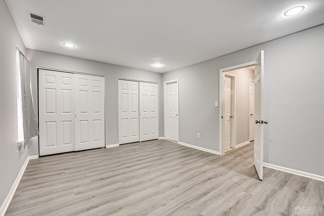 Building Photo - 1209 Woodbridge Commons Way