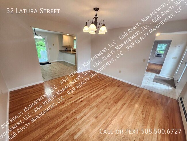 Building Photo - 32 Latura St