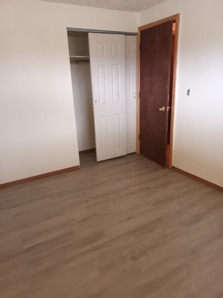 Building Photo - 5891 Beecham Dr