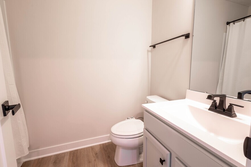 Building Photo - 6800 Frey Ln