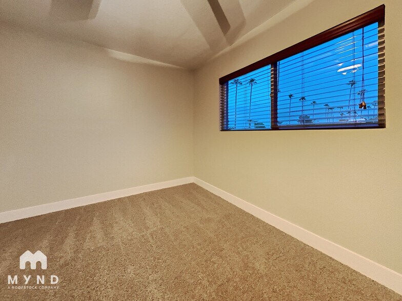 Building Photo - 8243 E Thomas Rd