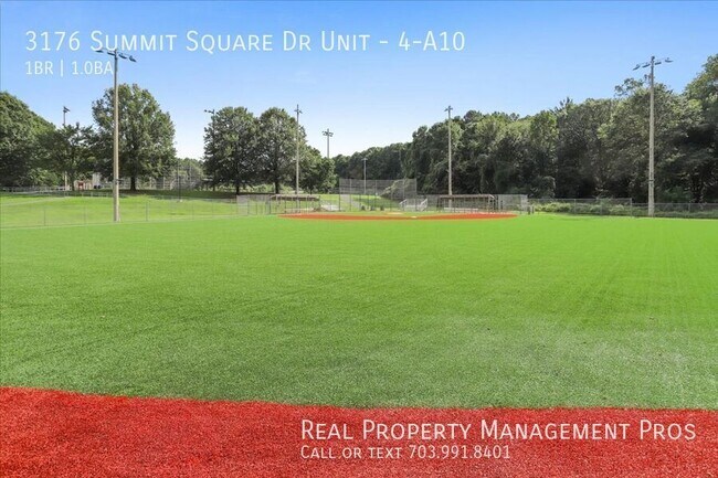 Building Photo - 3176 Summit Square Dr