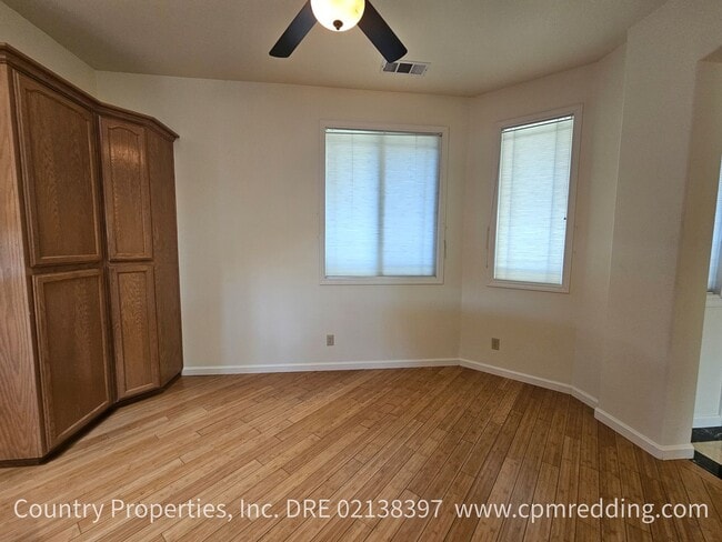 Building Photo - 1225 River Ridge Dr