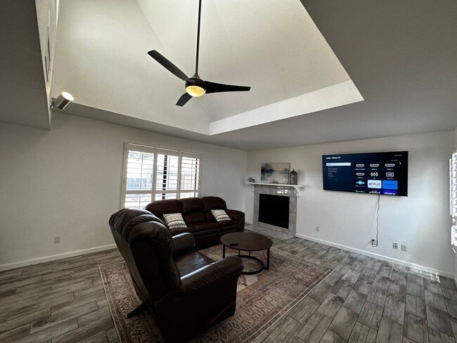 Building Photo - Furnished 3 Bedroom Condo across from Golf...