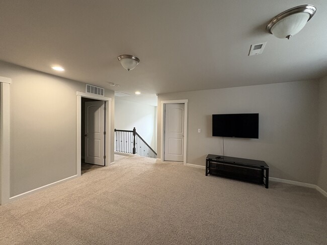 Building Photo - 14011 63rd Ave E