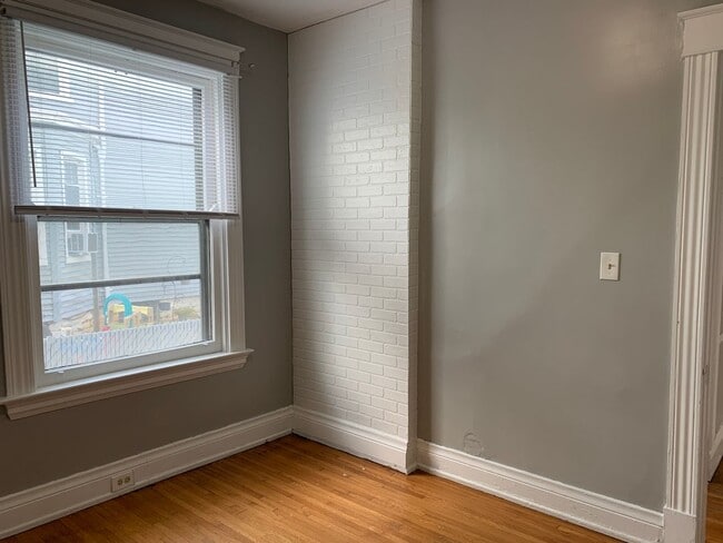 Building Photo - Norwood Duplex W/ Driveway Parking