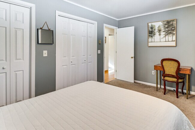 Building Photo - 353 Cherry Lane Rd