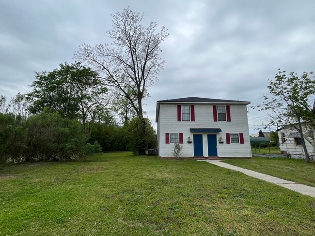 Building Photo - 1111 Emmett St