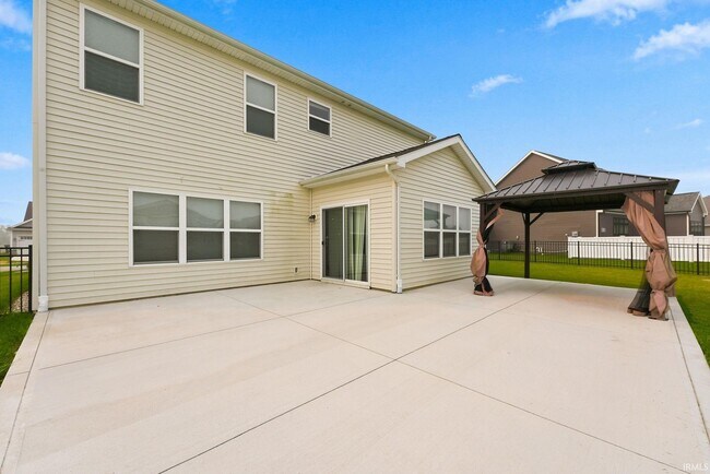 Building Photo - 12502 Speranza Dr