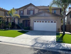 Building Photo - Beautiful 5 Bedroom Home in Murrieta Available!
