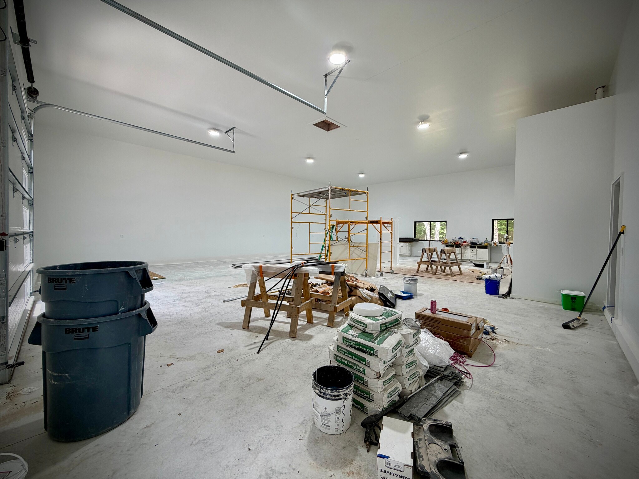 Building Photo - 10671 US 31
