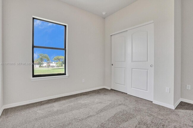 Building Photo - 2202 Appleton Cir S