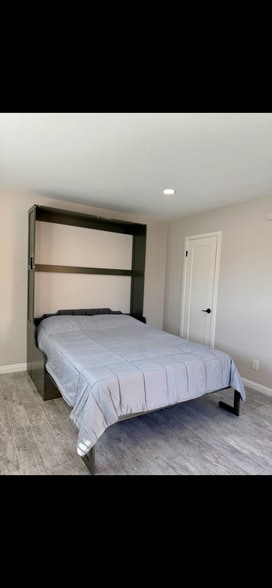 Building Photo - 495 Vista Pl