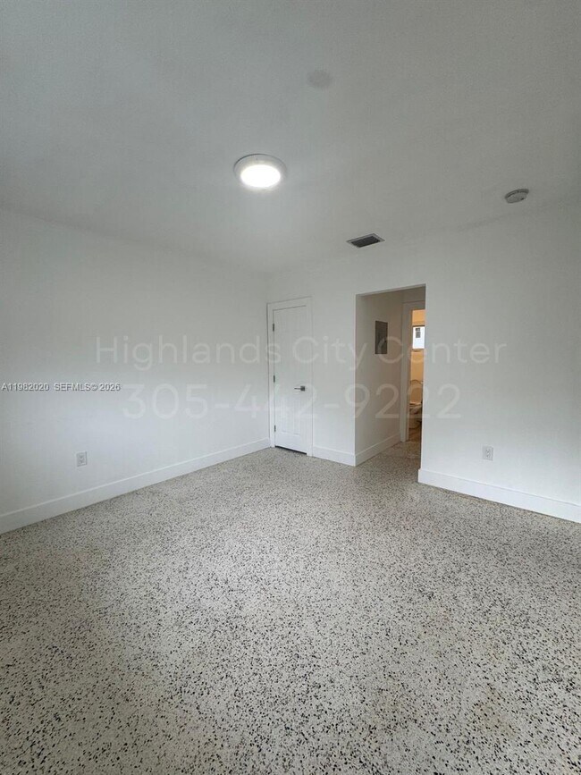 Building Photo - 1230 NW 8th Ct