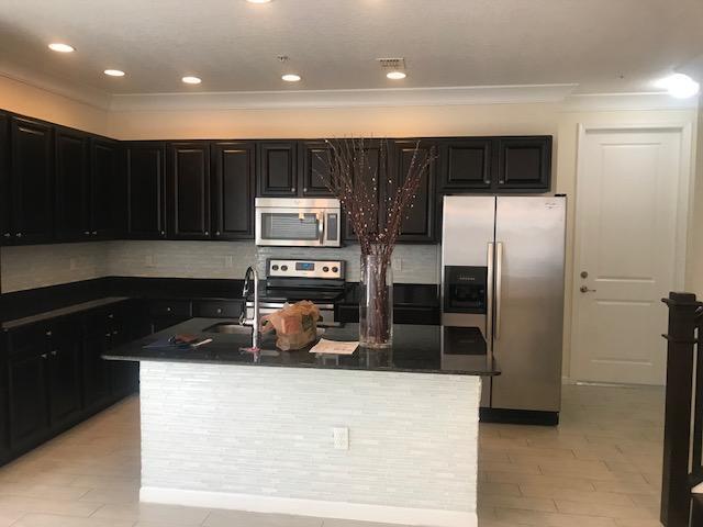 Building Photo - 4920 NW 15th Ave