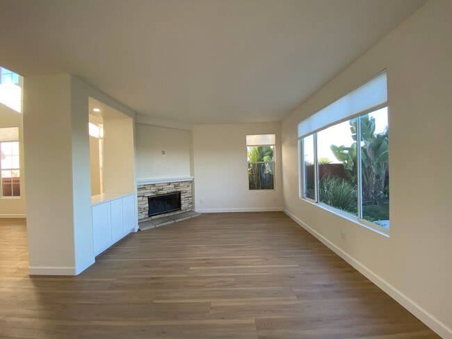 Building Photo - Gorgeous 4 Bedroom Carlsbad Home With A Stunning View and Solar!