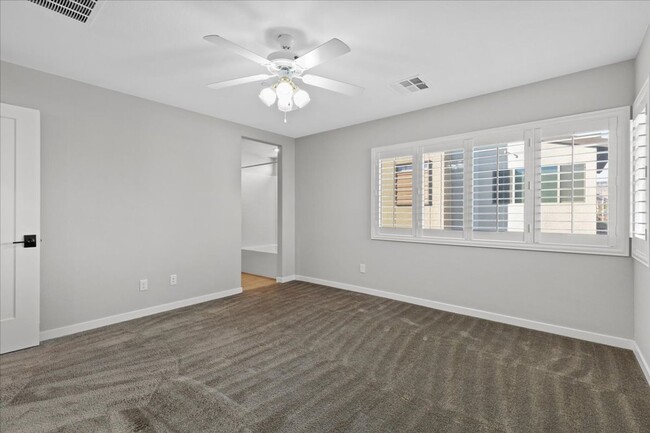 Building Photo - Beautiful and Highly Upgraded Townhome!