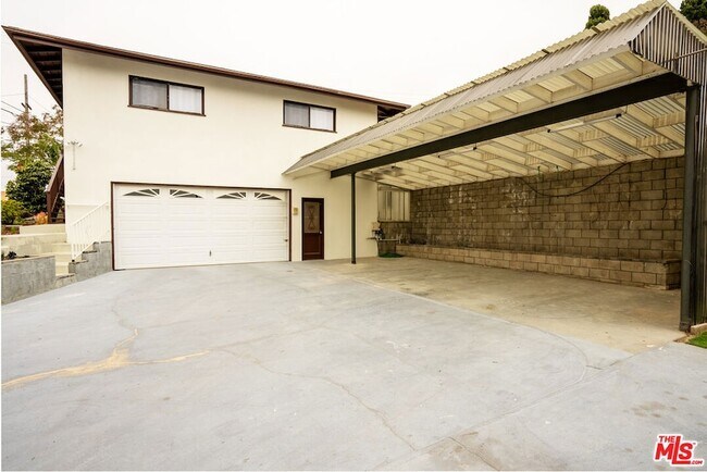 Building Photo - 443 Lomita St
