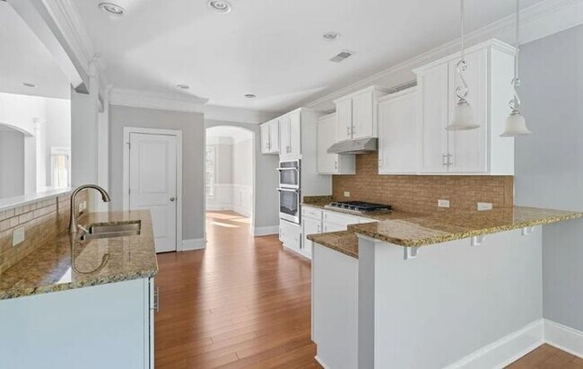 Building Photo - Ashley Oaks Luxury Home