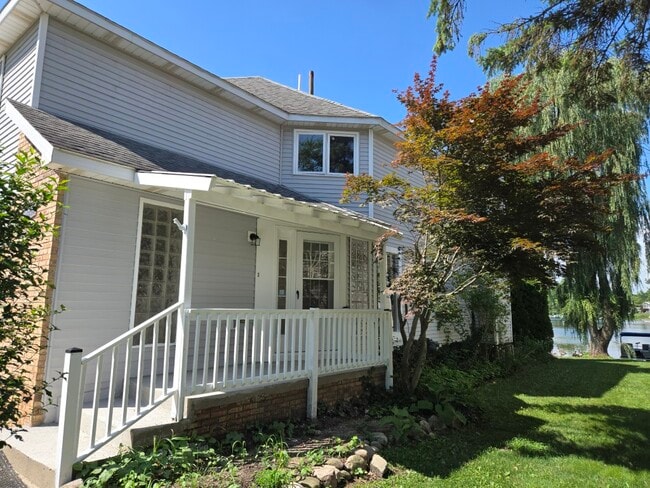 Building Photo - 1664 S Newman Rd