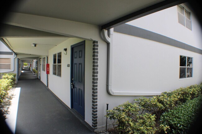 Building Photo - 638 Saxony Pl