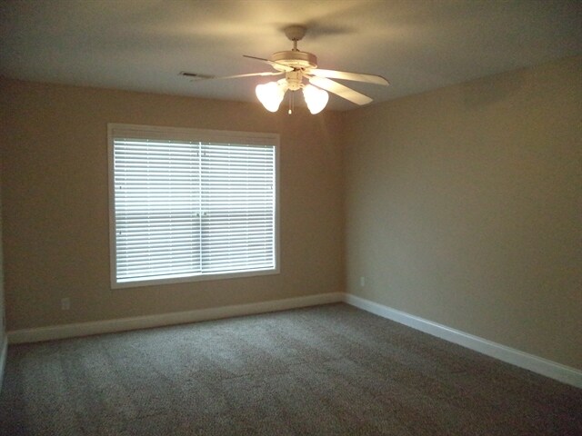Building Photo - 1061 Saint Johns Dr