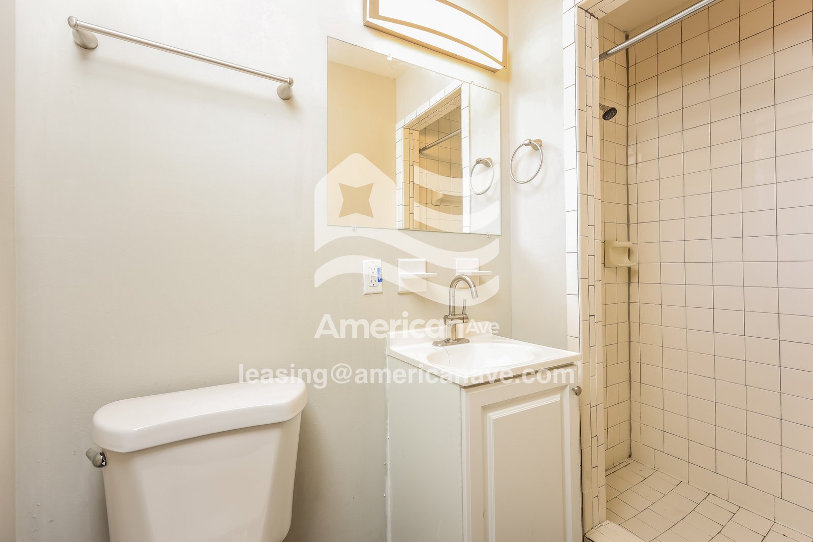 Building Photo - 5905 Luna Dr