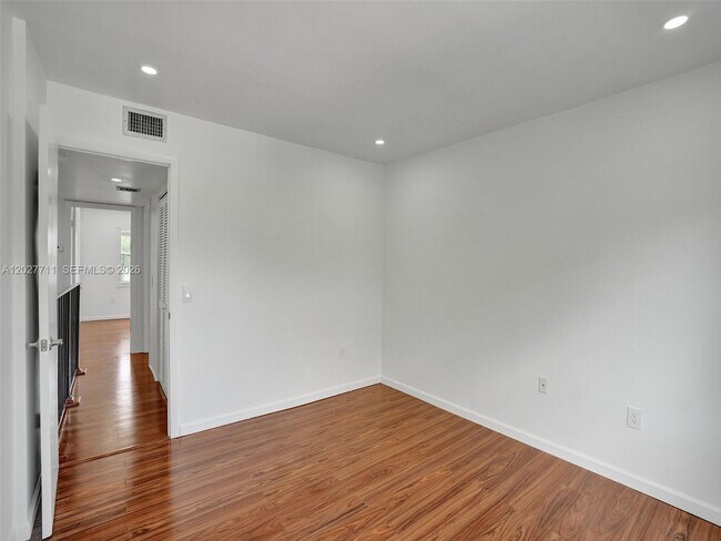 Building Photo - 4600 SW 67th Ave