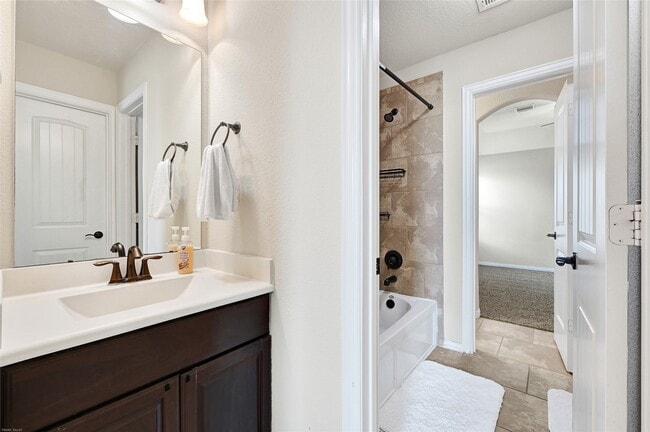 Building Photo - 7847 Mesquite Manor Ln