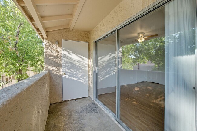 Building Photo - Stylish Summerlin-Area 2 Bedroom Condo wit...
