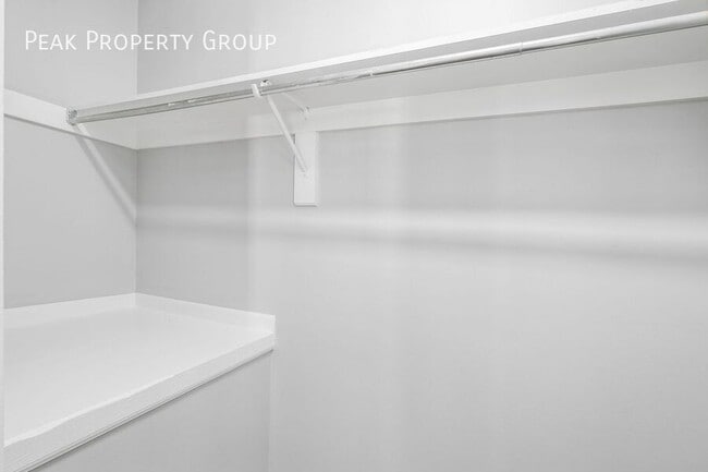 Building Photo - 182 Blakeford Dr