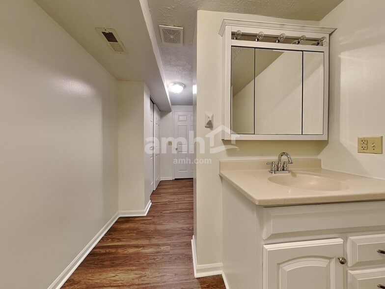 Building Photo - 6312 Satin Wood Dr